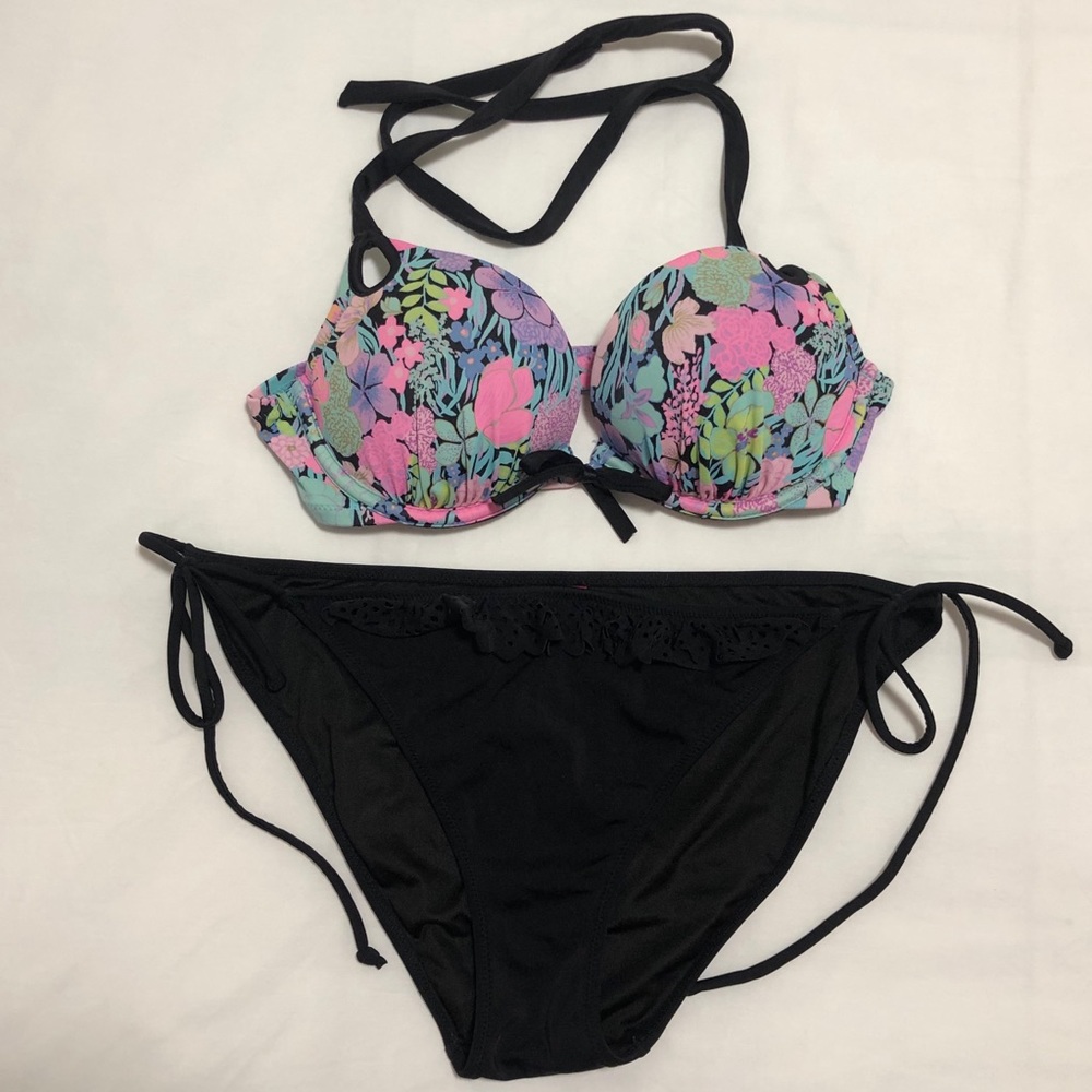 Victoria's Secret 32B Bikini Top Large Bottom